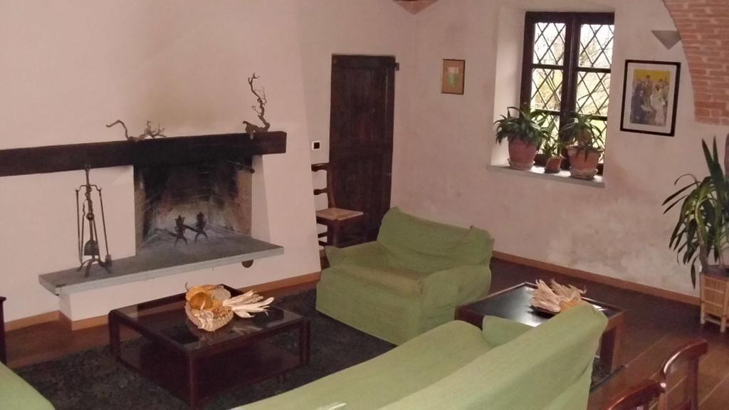Locanda Del Molino Vecchio Magliano Alfieri Zimmer foto