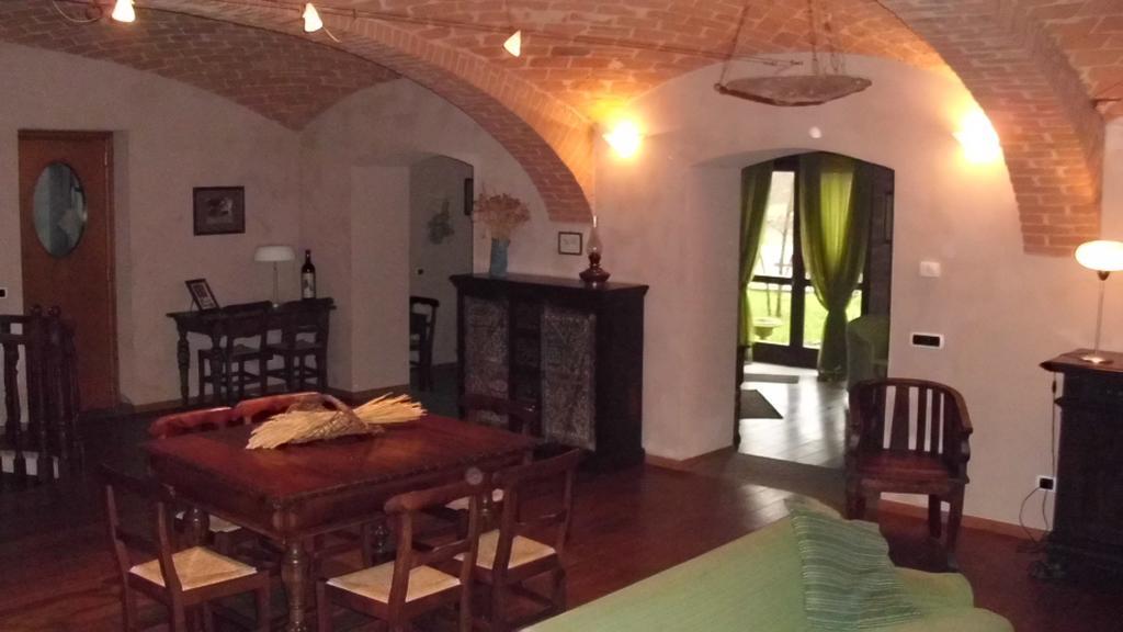 Locanda Del Molino Vecchio Magliano Alfieri Zimmer foto